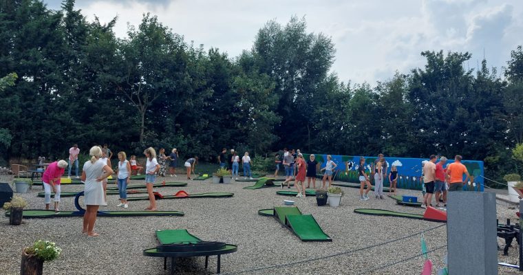 Midgetgolf bij Boer Hans in Montfoort in Utrecht