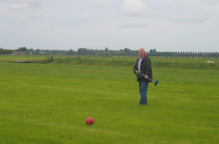 Klompen-voetgolf bij Boer Hans in Montfoort in Utrecht